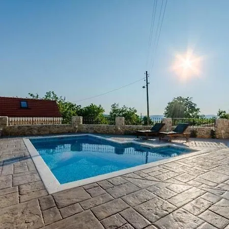 Rustic - Two Bedroom With Private Pool *