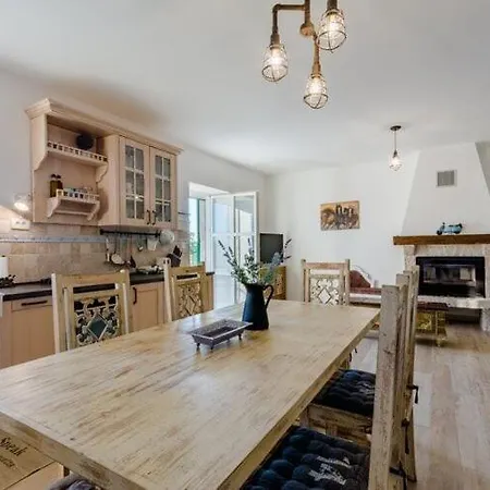 Rustic - Two Bedroom With Private Pool * Crivac