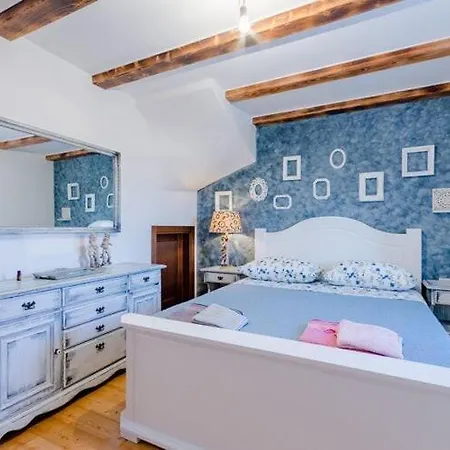 Rustic - Two Bedroom With Private Pool 度假居 *