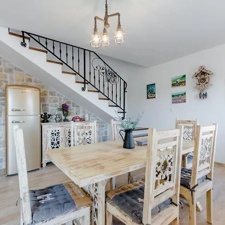 Rustic - Two Bedroom With Private Pool Holiday home Crivac