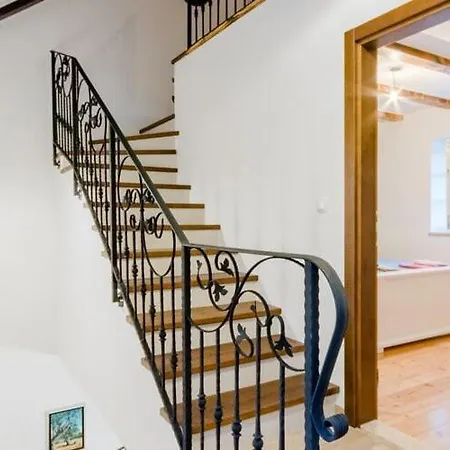 Rustic - Two Bedroom With Private Pool *