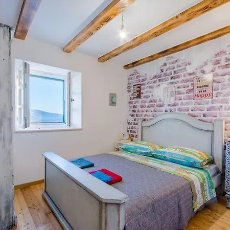 Rustic - Two Bedroom With Private Pool Holiday home *