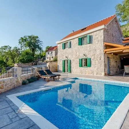 度假居 Rustic - Two Bedroom With Private Pool *