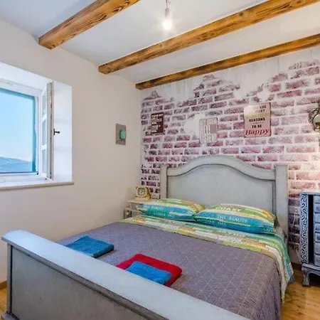 Rustic - Two Bedroom With Private Pool Holiday home Crivac