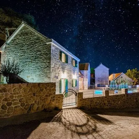 度假居 Rustic - Two Bedroom With Private Pool Crivac