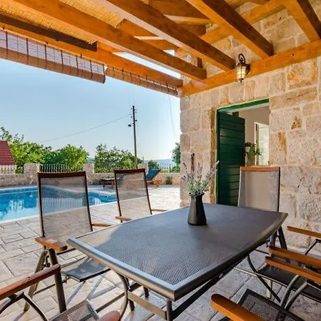 Rustic - Two Bedroom With Private Pool Crivac